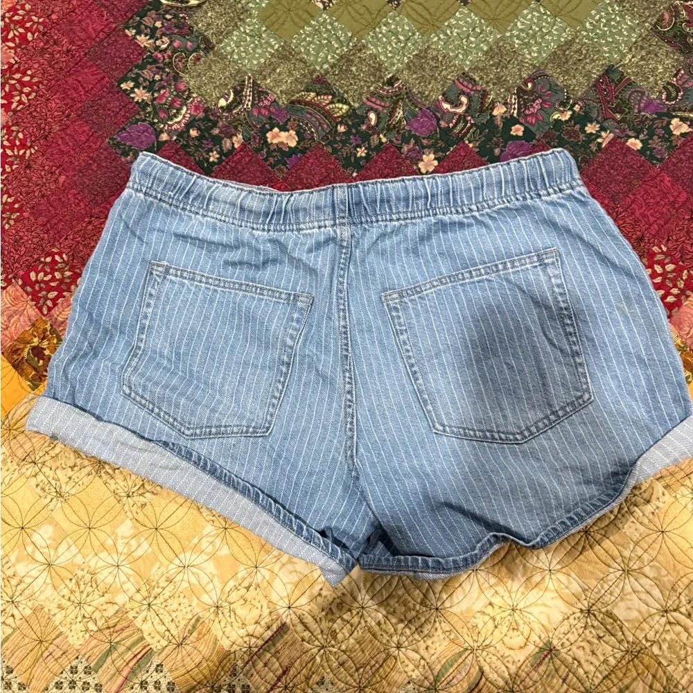 Lucky Brand pinstripe slouchy shorts size 10/30 - Picture 7 of 7
